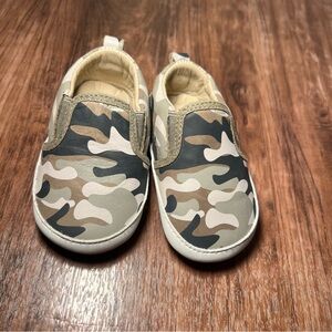 Little bipsy camo leather sneakers toddler size 3